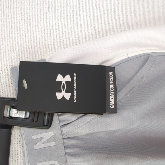 NWT Villanova Under Armour Women's Wildcat's Shorts Size Large Gray Loose Fit - Picture 5 of 10